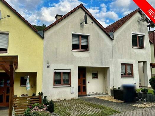 Reihenmittelhaus zum Kauf 209.000 € 5 Zimmer 116 m² 264 m² Grundstück Schlottwitz Glashütte 01768