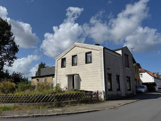 Einfamilienhaus zum Kauf 145.000 € 5 Zimmer 120 m² 668 m² Grundstück Schleswig 24837