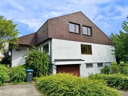 Einfamilienhaus zur Miete 2.200 € 8,5 Zimmer 197 m² 2.486 m² Grundstück Bünzwangen Ebersbach an der Fils 73061