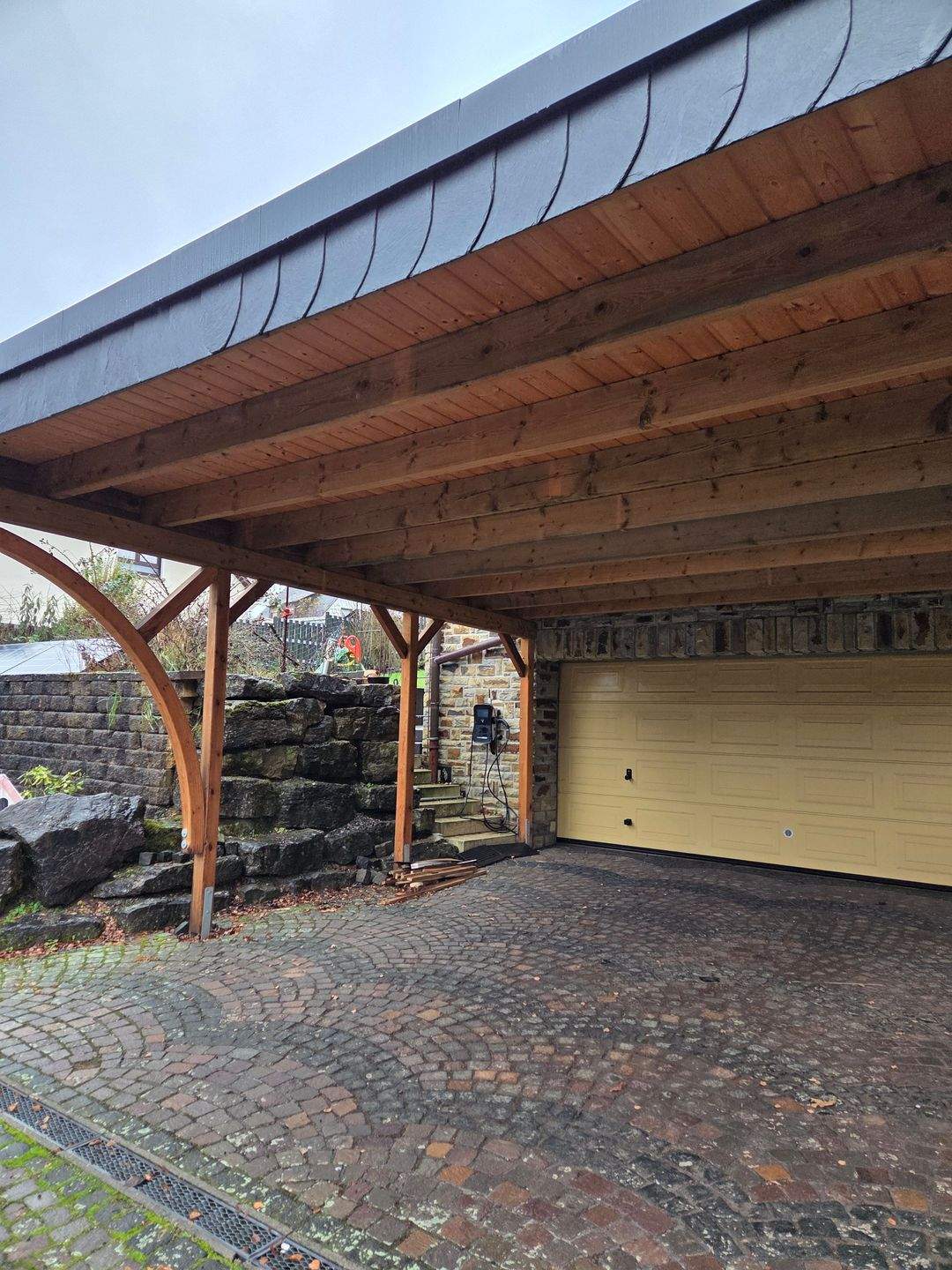 Immobilie in Ehringshausen - Exklusives Wohnen in Bestlage - Repräsentative Villa, großem Garten & hochwertiger Ausstattung - Bild 1