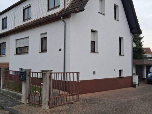 Doppelhaushälfte zur Miete 1.300 € 5 Zimmer 142 m² 640 m² Grundstück frei ab 15.01.2026 Rothenbergen Gründau 63584