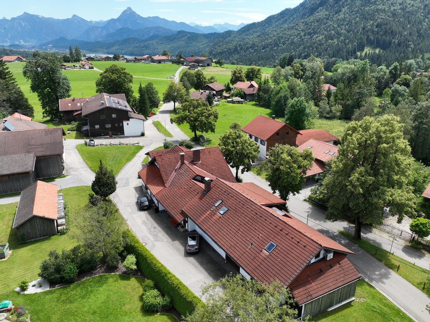 Wohn- und Geschäftshaus zum Kauf provisionsfrei als Kapitalanlage geeignet 1.450.000 € 971 m²<br/>Fläche 877 m²<br/>Grundstück Wiedmar 18 Weißensee Füssen 87629