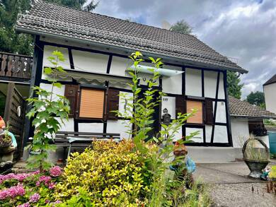 Haus zum Kauf 250.000 € 4 Zimmer 85 m² 941 m² Grundstück frei ab sofort Wiehbachtal 119 Lützenkirchen Leverkusen 51381