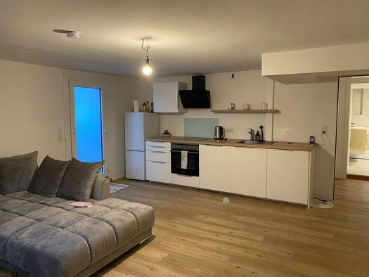Wohnung zur Miete 650 € 2 Zimmer 60 m² 3 Geschosse frei ab sofort Dechsendorf Erlangen 91056