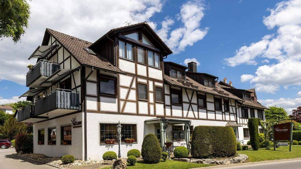 Mehrfamilienhaus zum Kauf 2.300.000 € 20 Zimmer 880 m² 1.866 m² Grundstück Hemmenhofen Gaienhofen / Hemmenhofen 78343