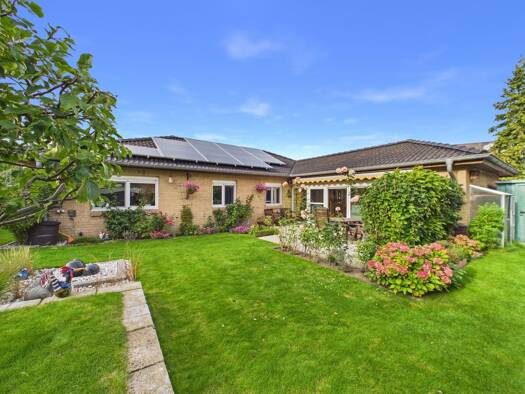 Bungalow zum Kauf 349.000 € 4 Zimmer 119 m² 428 m² Grundstück frei ab 01.02.2027 Krebsförden Schwerin 19061
