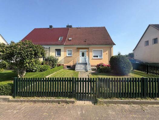 Doppelhaushälfte zum Kauf provisionsfrei 88.000 € 4 Zimmer 92 m² 675 m² Grundstück frei ab sofort Gerdshagen 16928