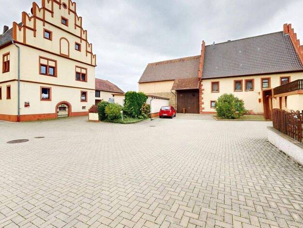 Doppelhaushälfte zum Kauf 9 Zimmer 256 m² 715 m² Grundstück Schloßweg 5 Schönfeld Großrinderfeld 97950