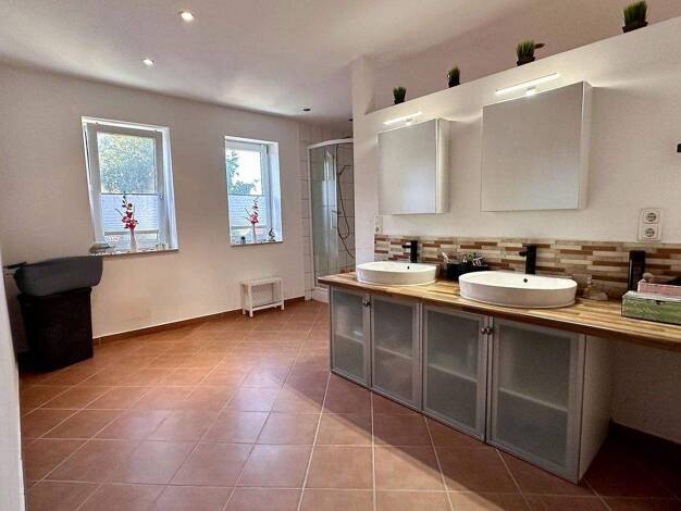 Einfamilienhaus zur Miete 1.150 € 7 Zimmer 200 m² 328 m² Grundstück Hagenstraße 13 Istha Wolfhagen 34466