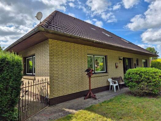 Bungalow zum Kauf 255.000 € 7 Zimmer 105 m² 1.126 m² Grundstück Neuland Barßel / OT Neuland 26676