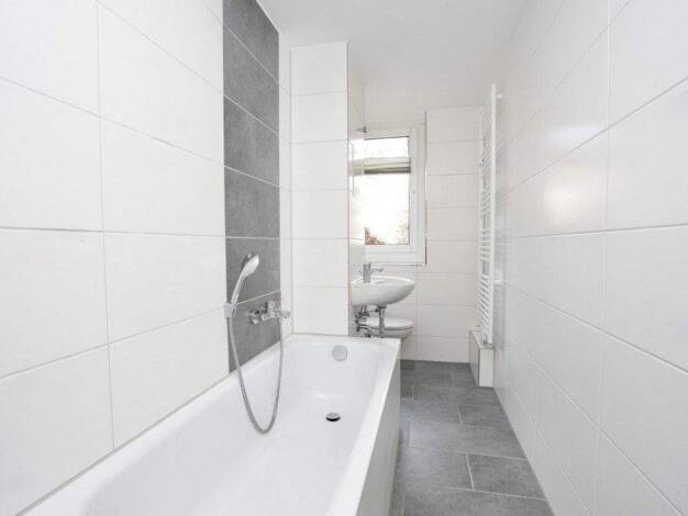 Wohnung zur Miete 748 € 5 Zimmer 115,1 m² EG frei ab 01.04.2026 Augsburger Str. 48 Bernsdorf Chemnitz 09126