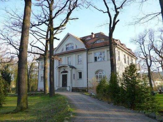 Wohnung zur Miete 795 € 3 Zimmer 97 m² 2. Geschoss frei ab sofort Bahnhofstraße 69 Georgenthal 99887