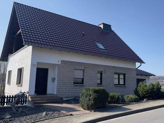 Einfamilienhaus zum Kauf 275.000 € 7 Zimmer 212 m² 418 m² Grundstück Bodenröder Straße 3 Geisleden 37308