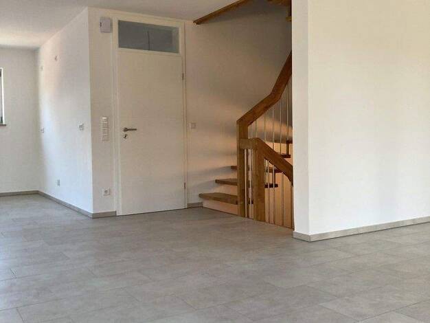 Reihenendhaus zur Miete - Erstbezug 1.630 € 6 Zimmer 130,7 m² 185 m² Grundstück Niedertraubling 93083