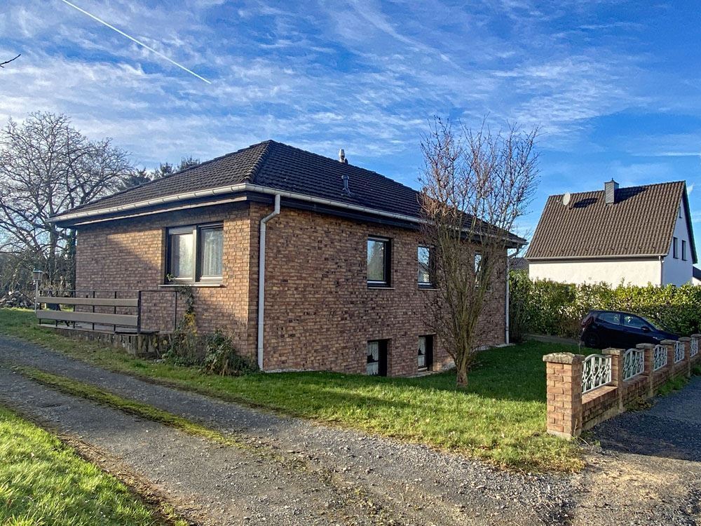 Bungalow zum Kauf 365.000 € 4 Zimmer 111 m²<br/>Wohnfläche 932 m²<br/>Grundstück Oberpleis Königswinter 53639