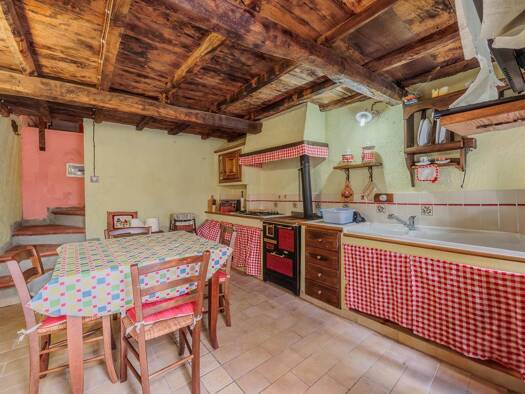 Haus zum Kauf 45.000 € 1 Zimmer 55 m² frei ab sofort Stazzema 55040