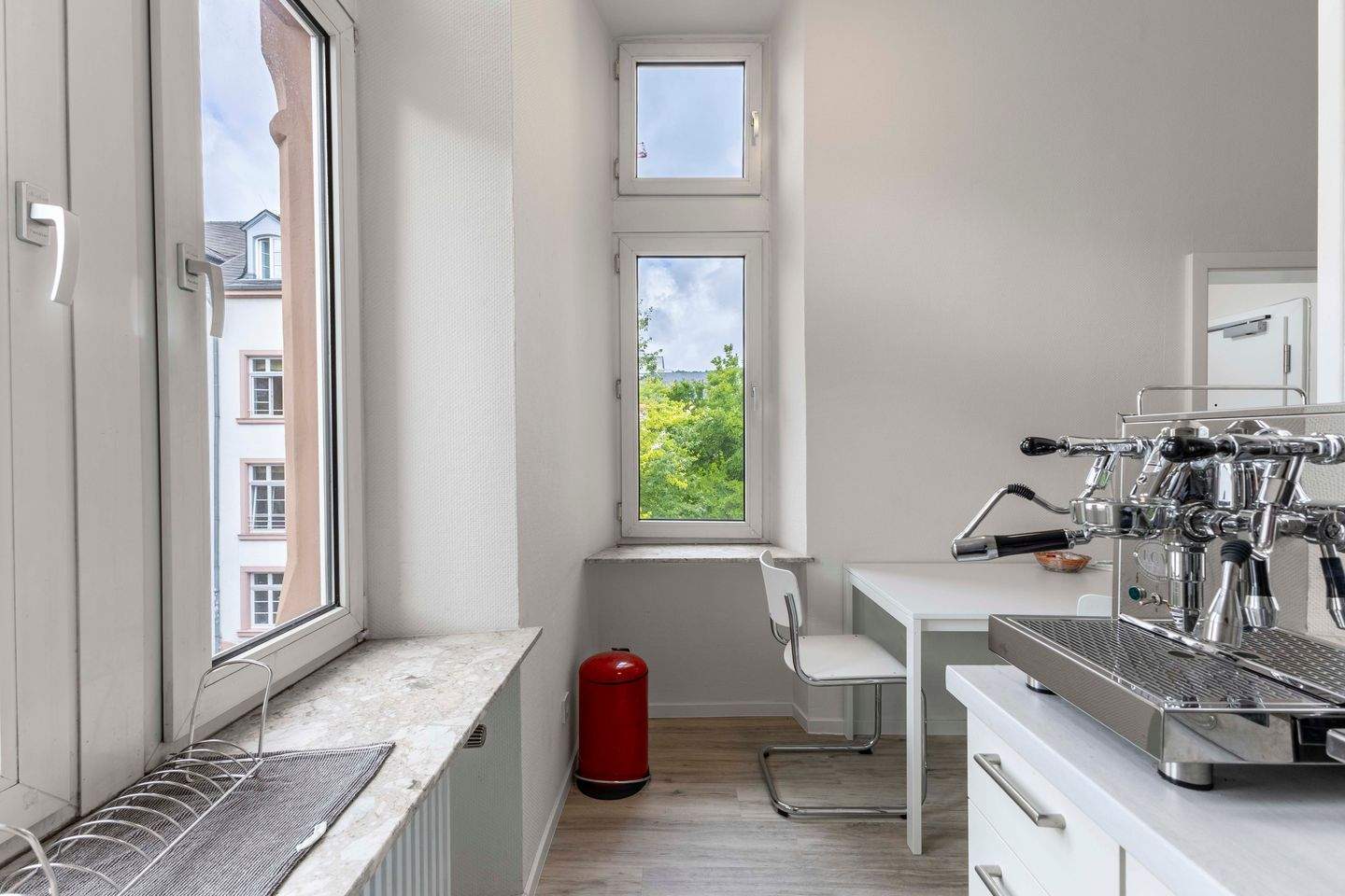 Trier-City: Charmantes 1 ZKB - Appartment mit ca. 40 m² WFL und Einbauküche in zentraler Lage – Trier – Vorschaubild 11