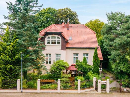 Einfamilienhaus zum Kauf 798.000 € 7 Zimmer 223,3 m² 1.009 m² Grundstück Vorstadt Strausberg 15344