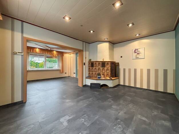 Einfamilienhaus zum Kauf 175.400 € 7 Zimmer 180 m² 2.425 m² Grundstück Weißenhasel Nentershausen 36214