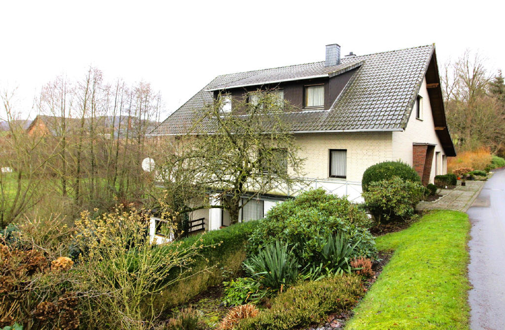 Einfamilienhaus zum Kauf 195.000 € 6 Zimmer 158 m²<br/>Wohnfläche 1.677 m²<br/>Grundstück Schnathorst Hüllhorst 32609