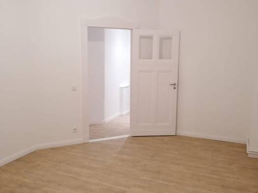 Wohnung zur Miete 1.050 € 2,5 Zimmer 77 m² Geschoss 2/3 frei ab 01.09.2026 Spandau Berlin 13587