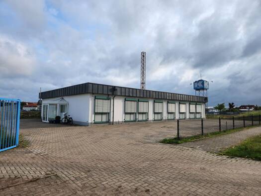 Büro zur Miete 2.000 € 12 Zimmer 323,2 m² Bürofläche Heinrich Seidel Straße 2 Waren Waren (Müritz) 17192