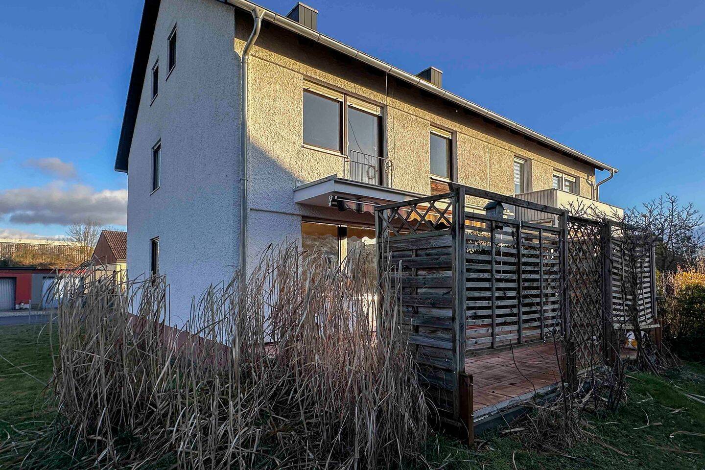 Immobilie in Baiersdorf - Familienglück in Baiersdorf - geräumige, bezugsfreie Doppelhaushälfte mit großem Garten - Bild 0