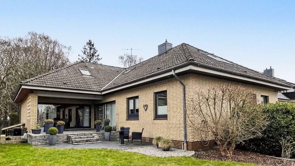 Einfamilienhaus zum Kauf 349.000 € 5 Zimmer 146,3 m² 935 m² Grundstück Hohenaspe 25582