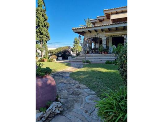Chalet zum Kauf 1.350.000 € 6 Zimmer 473 m² 1.608 m² Grundstück Alicante 03016