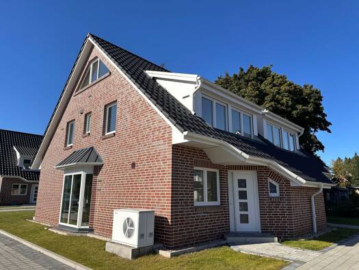 Doppelhaushälfte zur Miete - Erstbezug 2.000 € 4 Zimmer 121 m² 282 m² Grundstück frei ab sofort Ulmenweg 5d Quickborn 25451