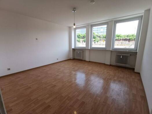 Wohnung zur Miete 650 € 3 Zimmer 86 m² Geschoss 3/5 frei ab sofort Triererstr. 58 St Johann Saarbrücken 66111