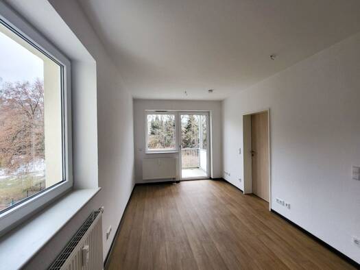 Wohnung zur Miete 222 € 2 Zimmer 29,4 m² 4 Geschosse Lusan Gera 07549
