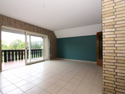Wohnung zum Kauf 132.000 € 5 Zimmer 126 m² 1. Geschoss Oberbauerschaft Hüllhorst 32609