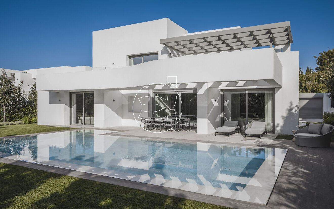 Villa zum Kauf 2.595.000 € 6 Zimmer 590 m²<br/>Wohnfläche 807 m²<br/>Grundstück Estepona 29680