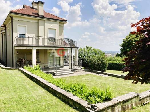 Einfamilienhaus zum Kauf 970.000 € 6 Zimmer 348 m² Zagreb 10000