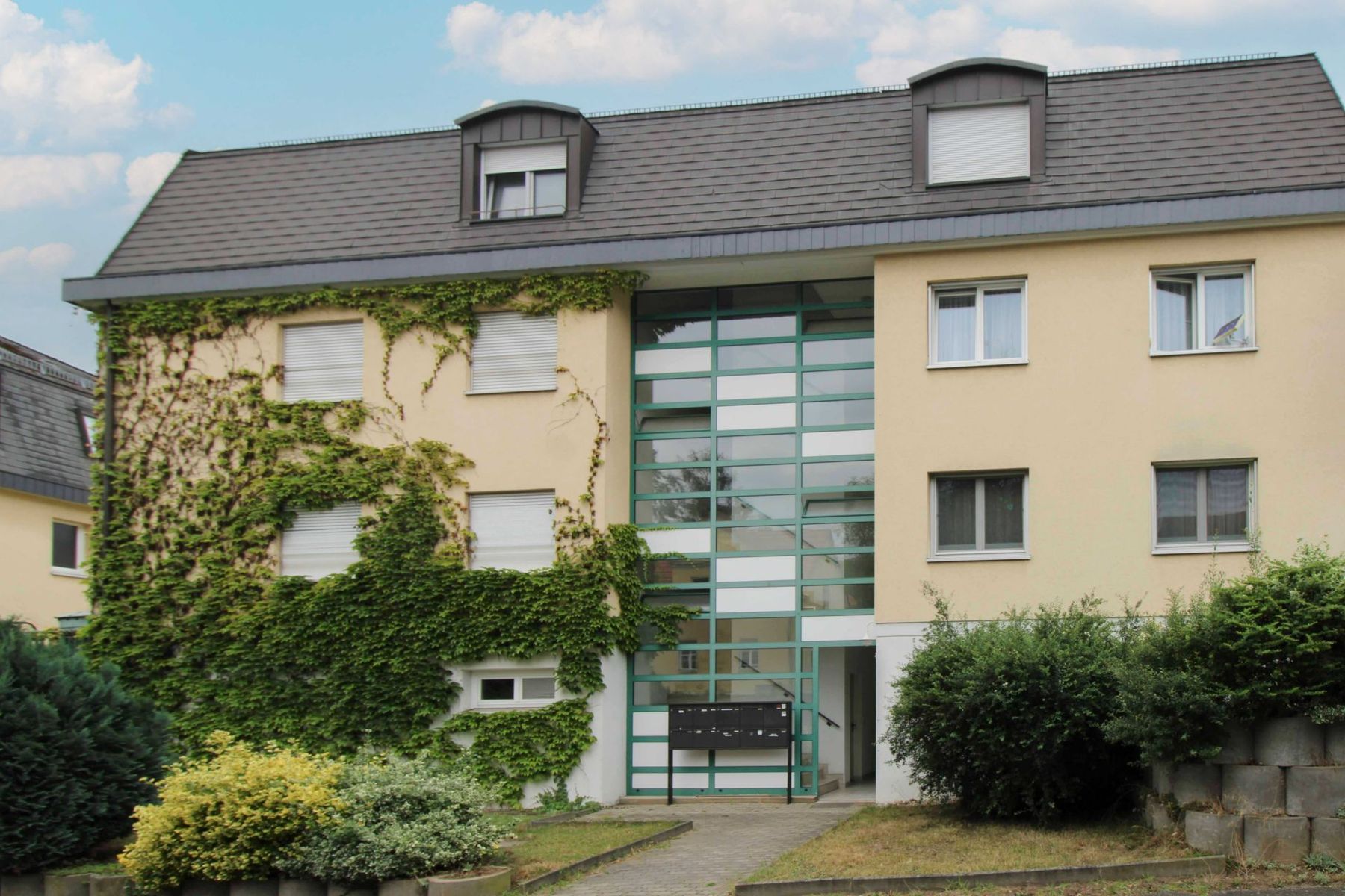 Immobilie zum Kauf als Kapitalanlage geeignet 210.000 € 3,5 Zimmer 76 m²<br/>Fläche Radebeul 01445