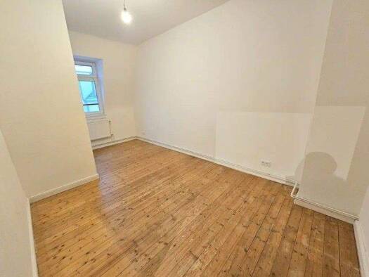 WG-Zimmer zur Miete Wohnen auf Zeit 400 € 12 m² 5. Geschoss frei ab sofort Koblenzer Strasse Gallus Frankfurt am Main 60327