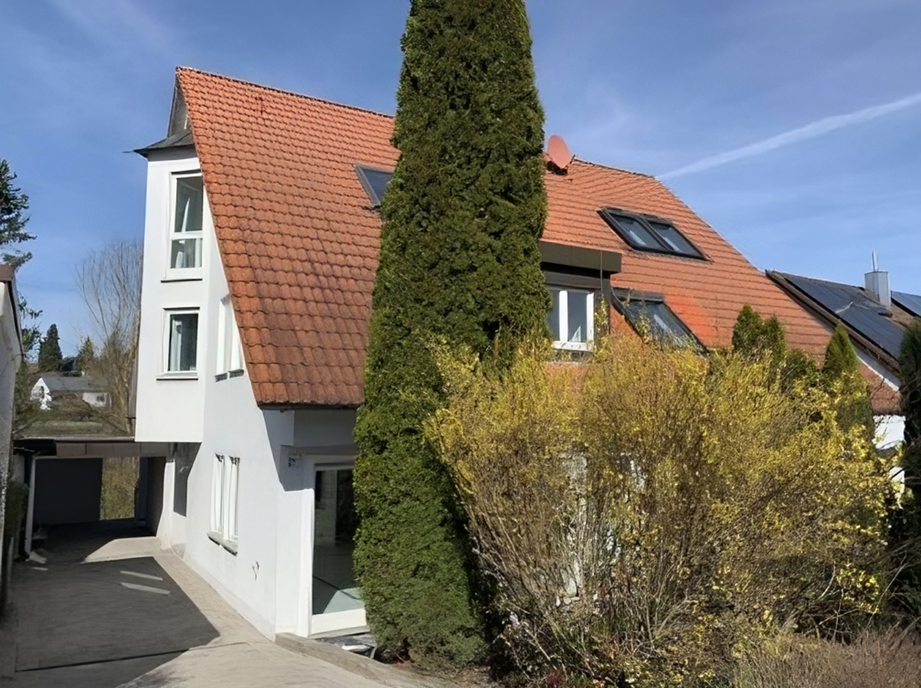 Mehrfamilienhaus zum Kauf 745.000 € 9 Zimmer 170 m²<br/>Wohnfläche 374 m²<br/>Grundstück Silberberg Leonberg 71229