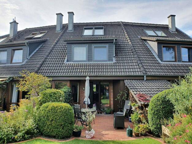 Reihenmittelhaus zum Kauf provisionsfrei 435.000 € 6 Zimmer 167 m² 151,5 m² Grundstück Einfeld Neumünster 24536