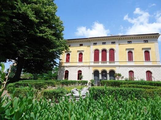 Villa zum Kauf 1.100.000 € 1.000 m² 50.000 m² Grundstück Siena