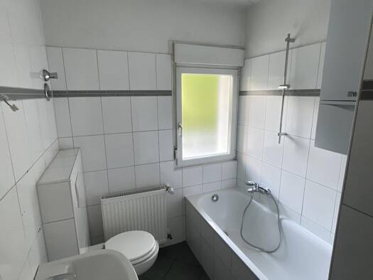 Wohnung zur Miete 489 € 3 Zimmer 57 m² 3. Geschoss Höschenstraße 12 Bergheim Duisburg 47228