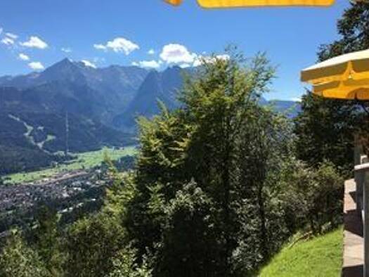 Terrassenwohnung zur Miete 1.490 € 2,5 Zimmer 110 m² EG frei ab sofort Hirschweg 15 Partenkirchen Garmisch-Partenkirchen 82467