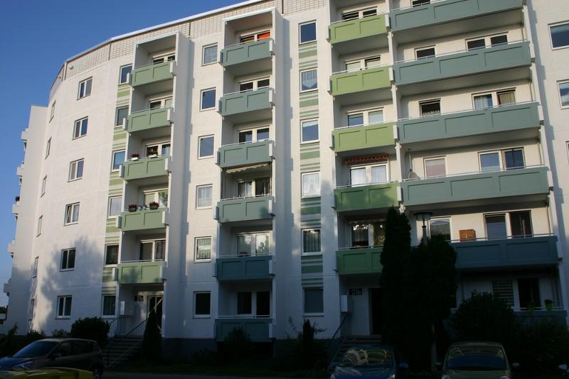 Wohnung zur Miete 412 € 3 Zimmer 68,6 m²<br/>Wohnfläche 6.<br/>Geschoss Sankt-Josef-Straße 21b Marktbreite Magdeburg 39130