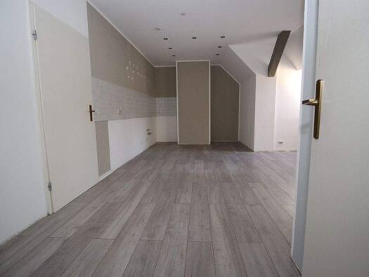 Wohnung zur Miete 411 € 3 Zimmer 84,5 m² 5. Geschoss frei ab sofort Hainstraße 32 Stadtmitte Plauen 08523