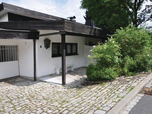 Einfamilienhaus zum Kauf 1.190.000 € 12 Zimmer 370 m² 1.639 m² Grundstück frei ab sofort Oberdürrbach Würzburg 97080