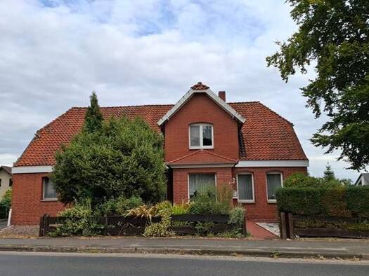 Einfamilienhaus zum Kauf 235.000 € 4,5 Zimmer 125 m² 1.740 m² Grundstück frei ab 10.11.2026 Helstorf Neustadt am Rübenberge 31535
