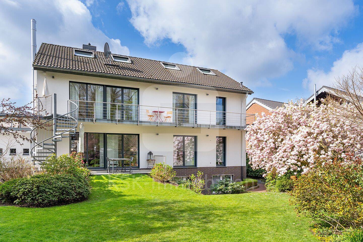 Mehrfamilienhaus zum Kauf, Köln