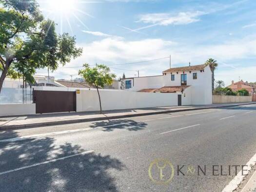 Chalet zum Kauf 595.000 € 4 Zimmer 220 m² Avenida Locutor Vicente Hipolito Alicante 03540