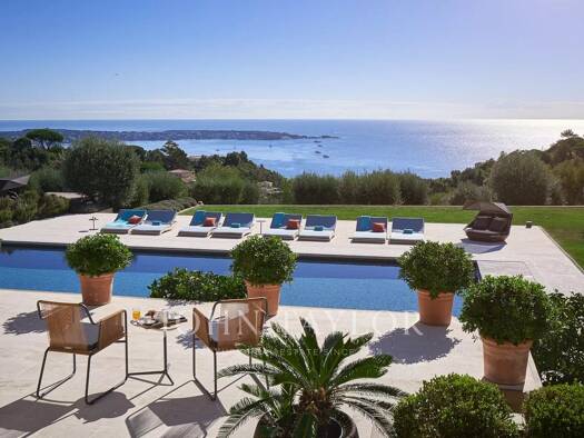 Haus zur Miete auf Zeit 850 m² Centre-ville Cannes 06400