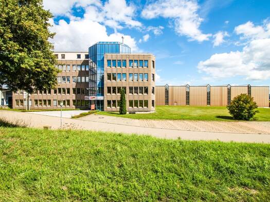 Produktionshalle zur Miete provisionsfrei 3,80 € 2.340 m² Lagerfläche teilbar ab 330 m² Axtbühl 2 Zimmern 78658